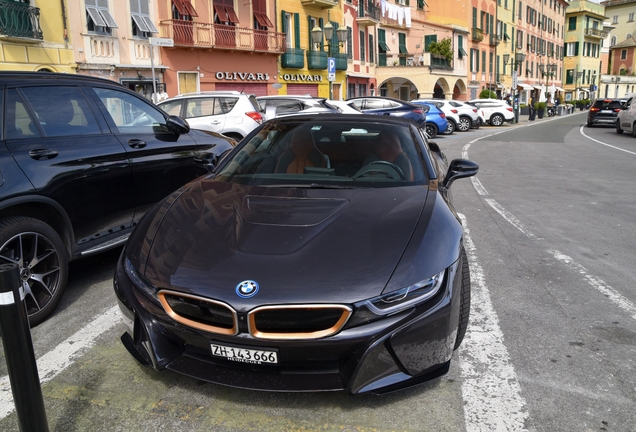 BMW i8 Roadster Ultimate Sophisto Edition
