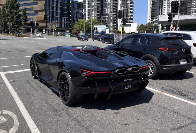 Lamborghini Revuelto
