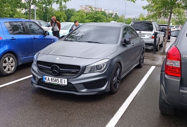Mercedes-Benz CLA 45 AMG C117
