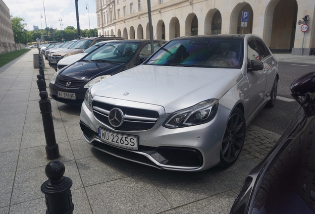 Mercedes-Benz E 63 AMG S W212