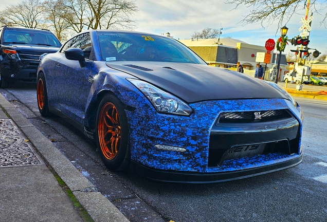 Nissan GT-R 2011
