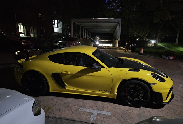 Porsche 718 Cayman GT4 RS Weissach Package