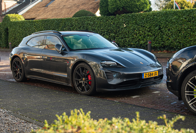 Porsche Taycan GTS Sport Turismo