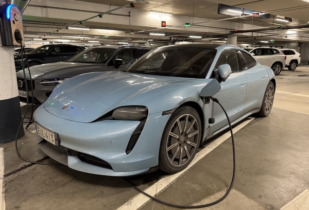Porsche Taycan Turbo