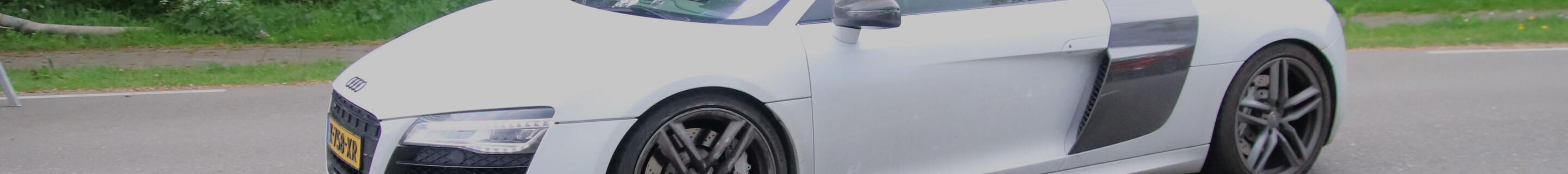 Audi R8 V10 Plus 2013