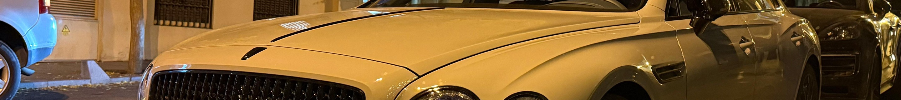 Bentley Flying Spur Hybrid S
