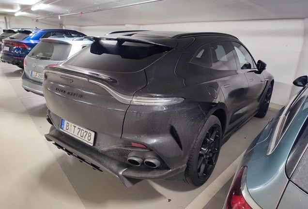 Aston Martin DBX707