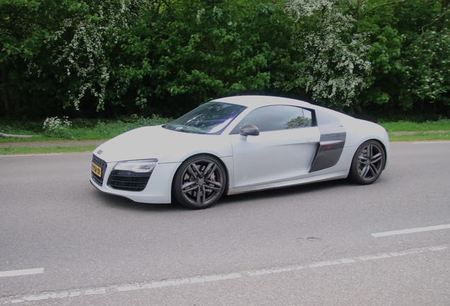 Audi R8 V10 Plus 2013