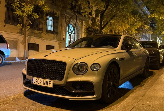 Bentley Flying Spur Hybrid S