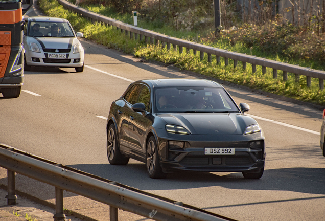 Porsche Macan EV Turbo