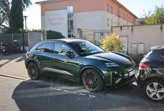 Porsche Macan EV Turbo