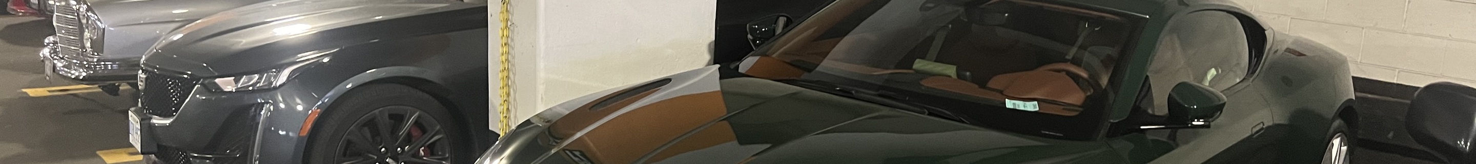 Aston Martin DB11 V8