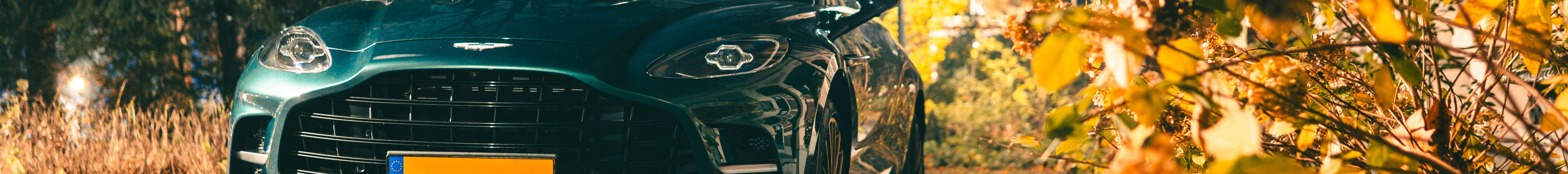Aston Martin DBX707