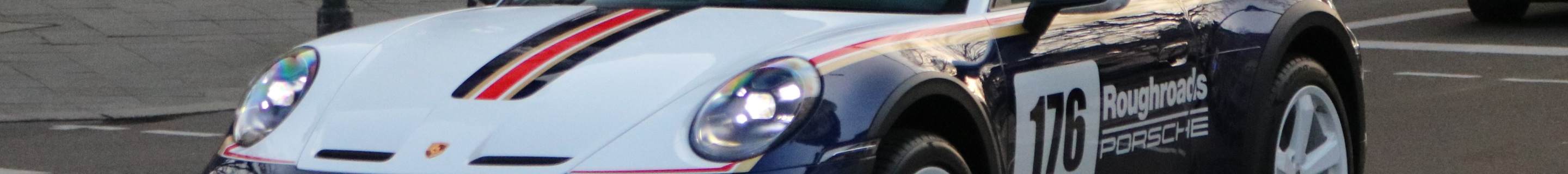 Porsche 992 Dakar