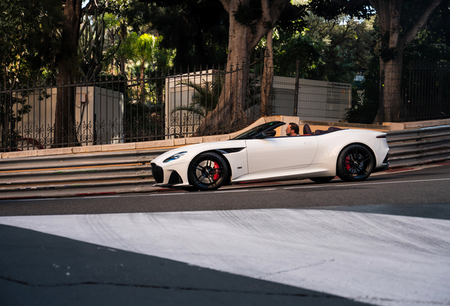 Aston Martin DBS Superleggera Volante