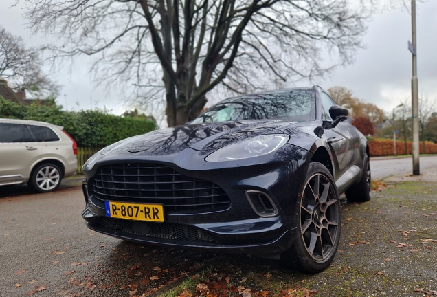 Aston Martin DBX