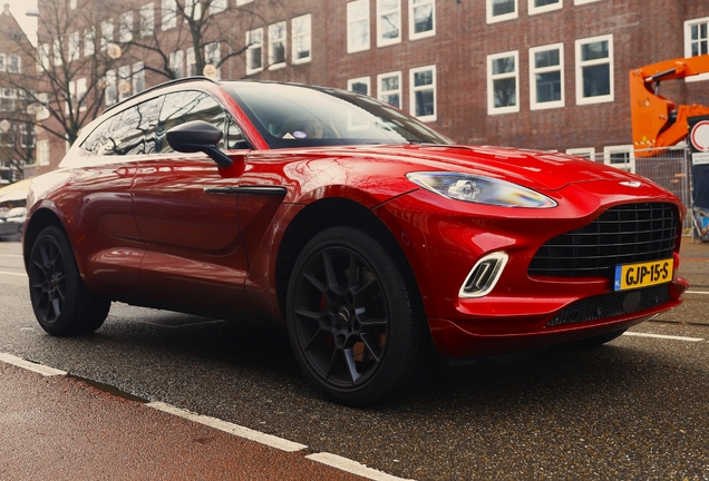 Aston Martin DBX