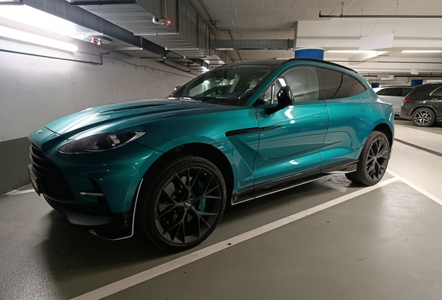 Aston Martin DBX707