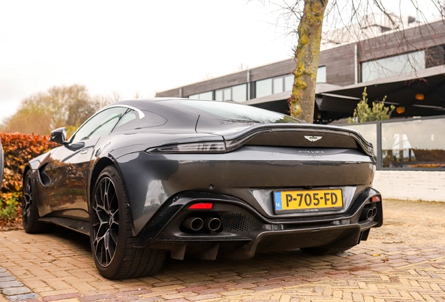 Aston Martin V8 Vantage 2018
