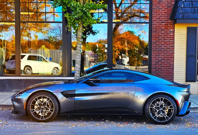 Aston Martin V8 Vantage 2018