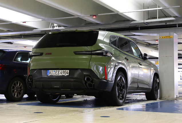 BMW XM G09 Label Red