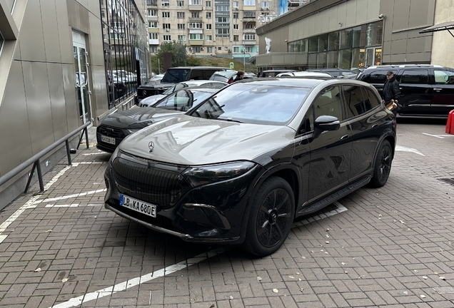 Mercedes-Maybach EQS 680 SUV Night Series