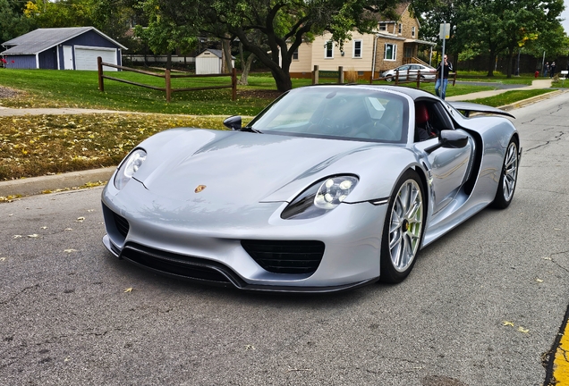 Porsche 918 Spyder Weissach Package