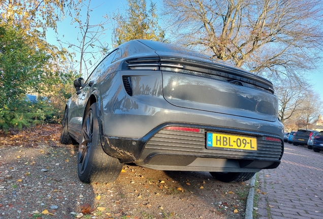 Porsche Macan EV Turbo