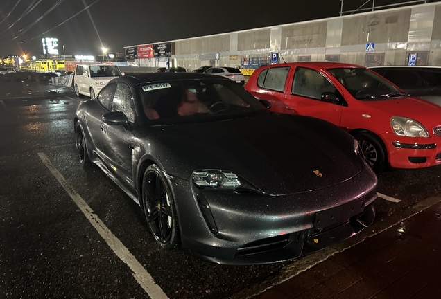 Porsche Taycan Turbo