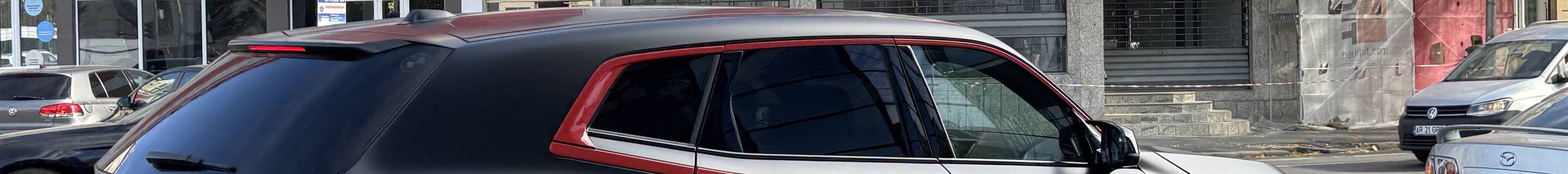 BMW XM G09 Label Red
