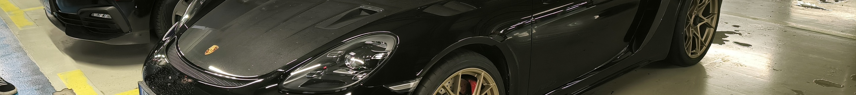 Porsche 718 Cayman GT4 RS Weissach Package