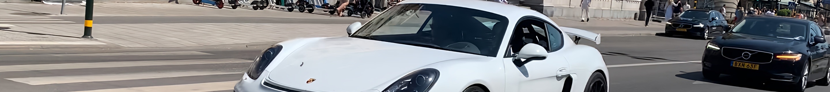 Porsche 981 Cayman GT4