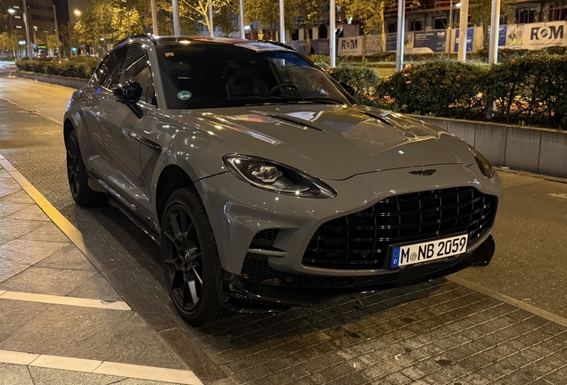 Aston Martin DBX707