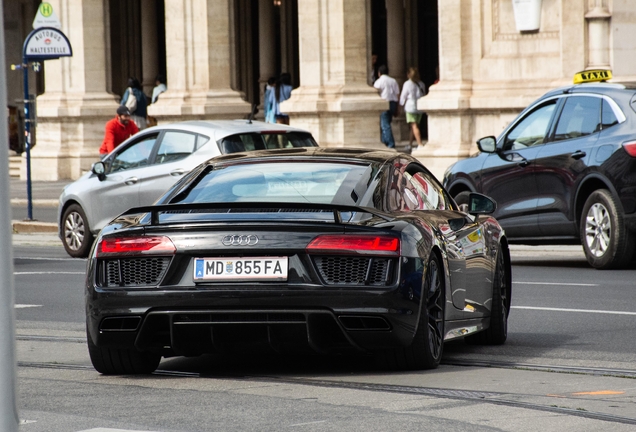 Audi R8 V10 Plus 2015