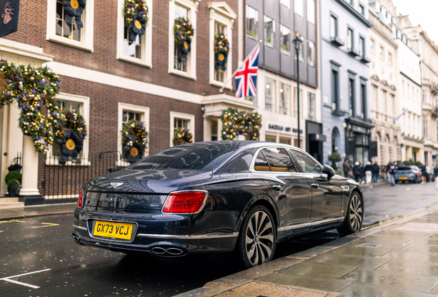 Bentley Flying Spur Hybrid Azure