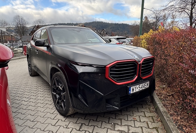 BMW XM G09 Label Red