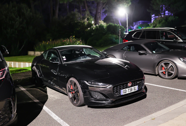 Jaguar F-TYPE P450 Coupé 2020