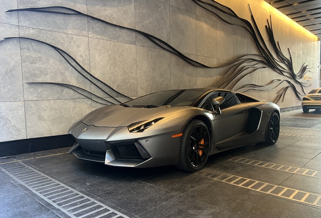 Lamborghini Aventador LP700-4 Roadster