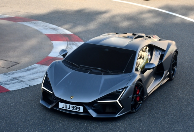 Lamborghini Revuelto