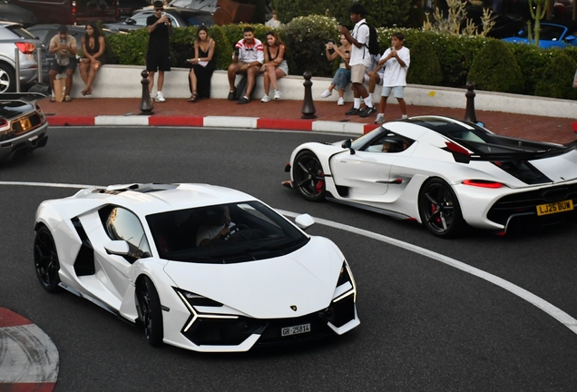 Lamborghini Revuelto