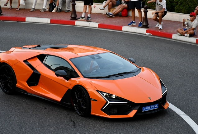 Lamborghini Revuelto