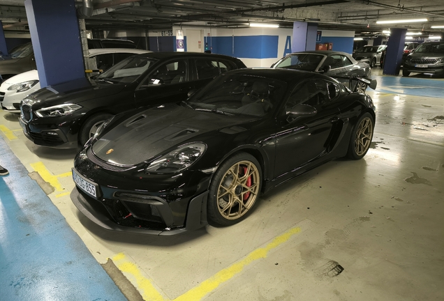 Porsche 718 Cayman GT4 RS Weissach Package