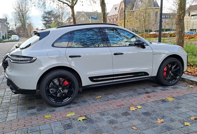 Porsche 95B Macan GTS MkIII