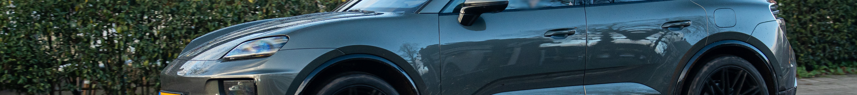 Porsche Macan EV Turbo