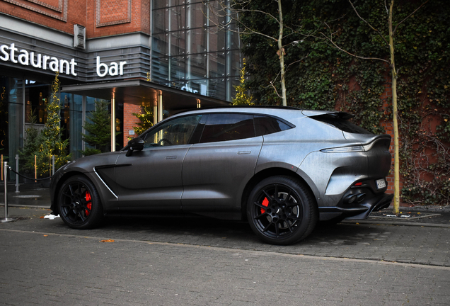Aston Martin DBX707