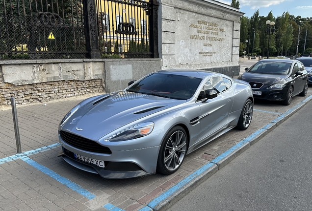 Aston Martin Vanquish 2013