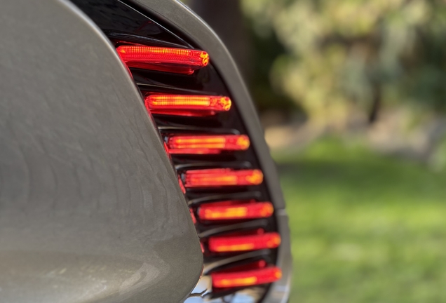 Aston Martin Vanquish 2025