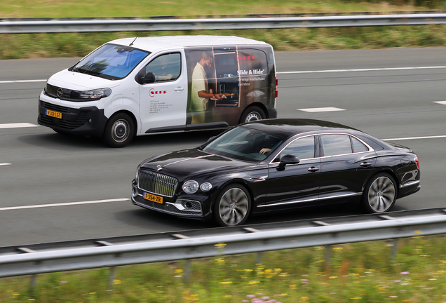 Bentley Flying Spur Hybrid