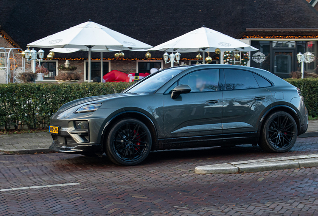 Porsche Macan EV Turbo