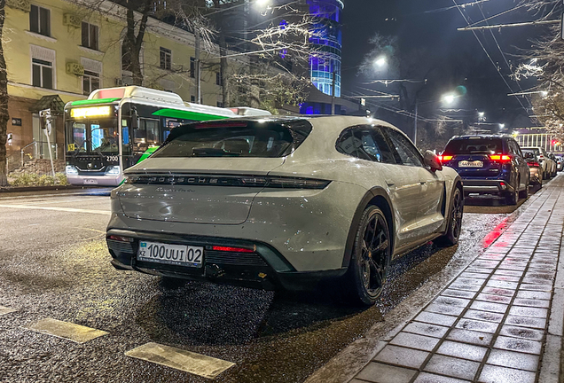Porsche Taycan Turbo Cross Turismo